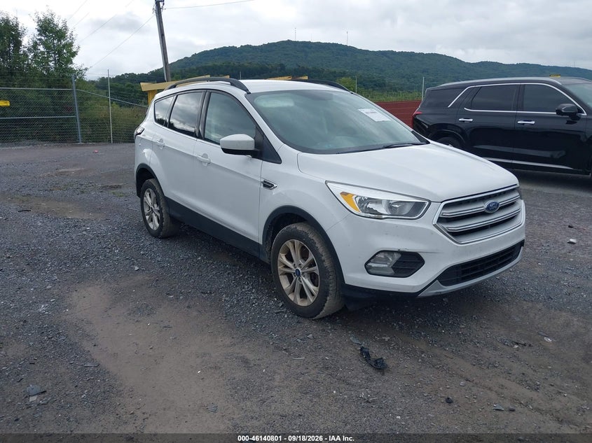 Photo of the 2018 FORD ESCAPE SE