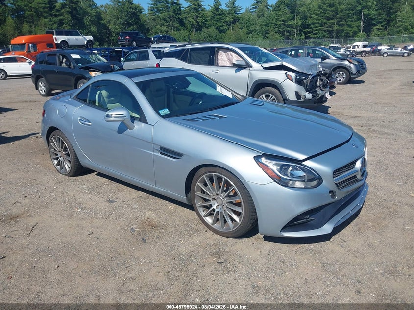 Photo of the 2017 MERCEDES-BENZ SLC 300