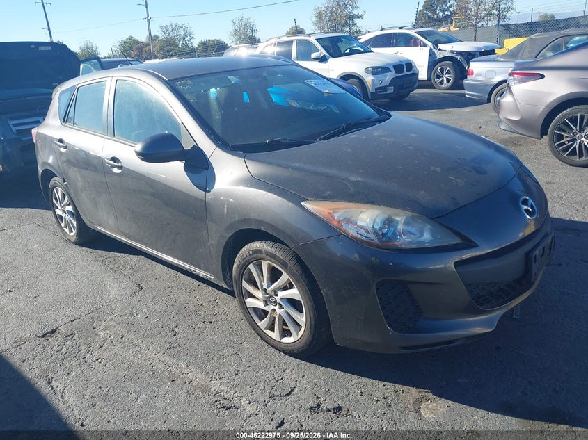 Photo of the 2013 MAZDA MAZDA3 I TOURING