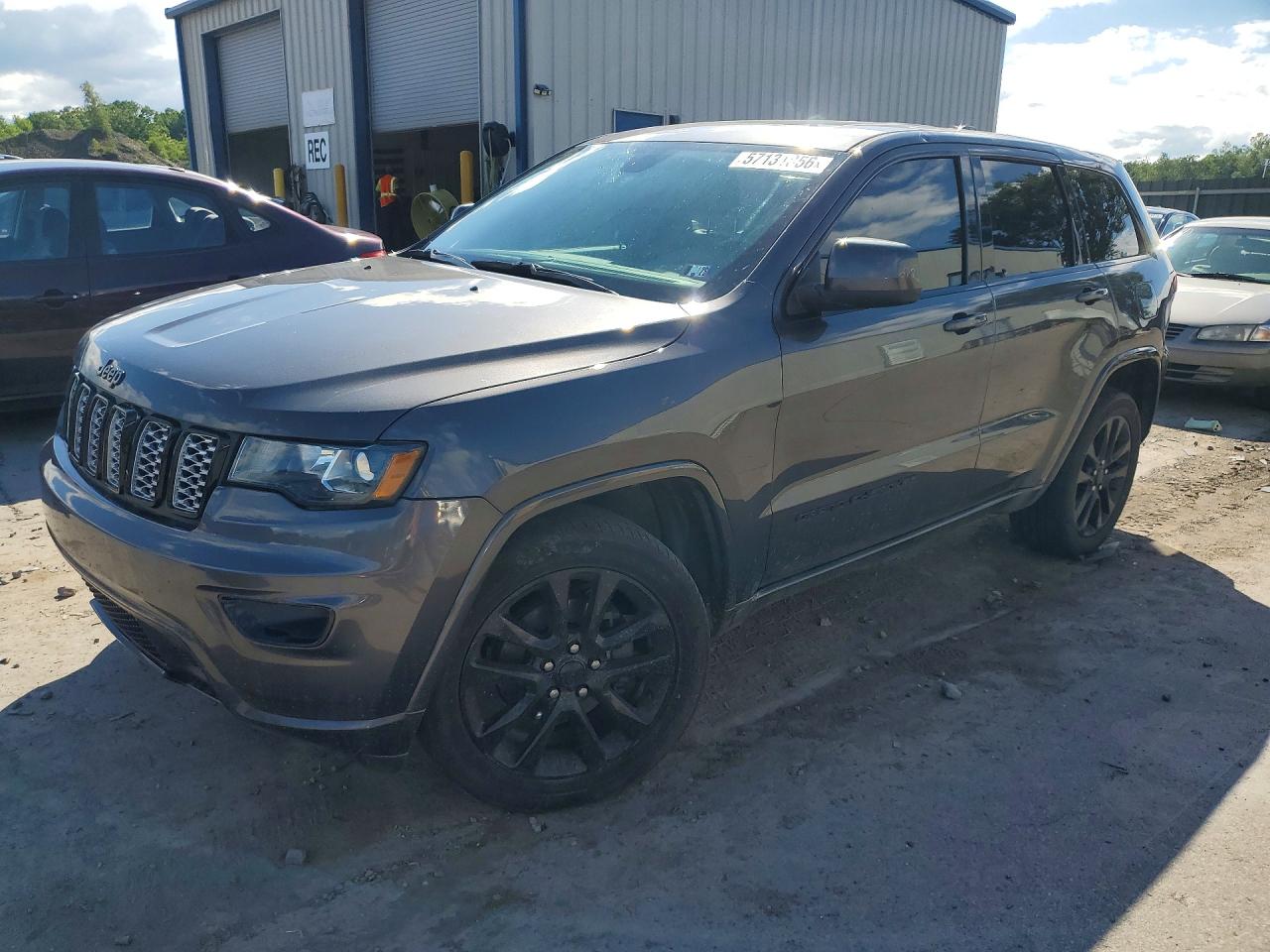 Photo of the 2018 JEEP GRAND CHEROKEE LAREDO