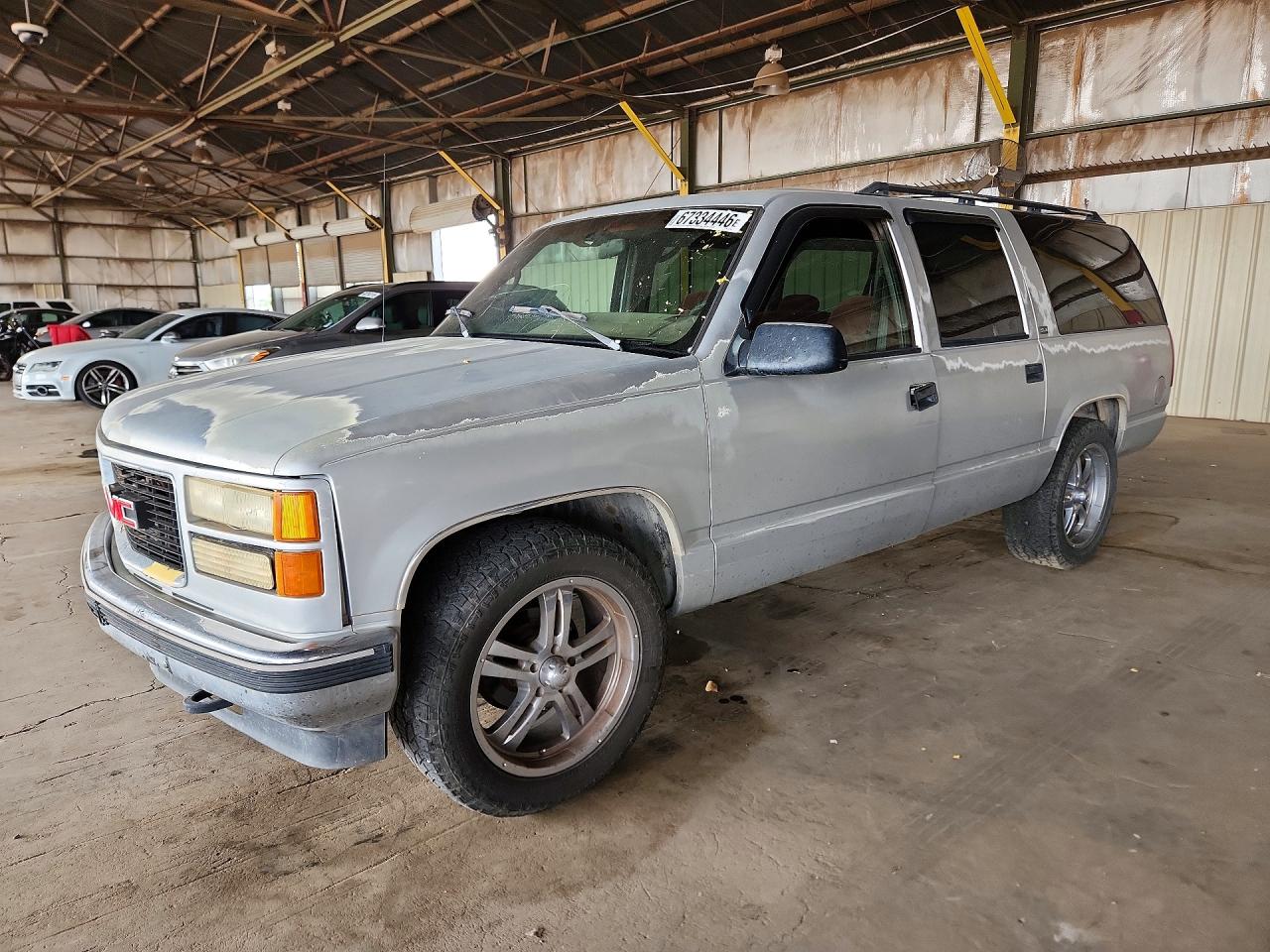 Photo of the 1995 GMC SUBURBAN C1500