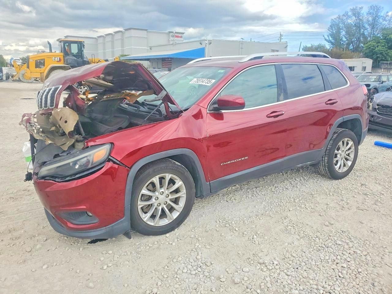 Photo of the 2019 JEEP CHEROKEE LATITUDE