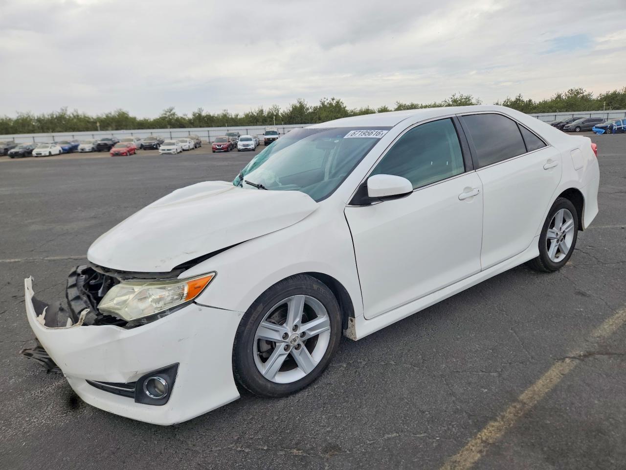 Photo of the 2012 TOYOTA CAMRY SE
