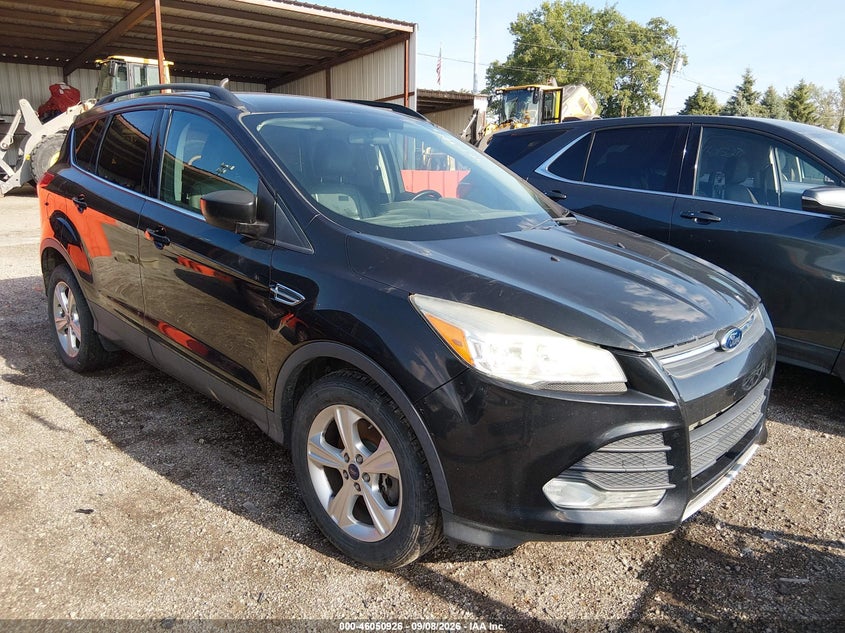 Photo of the 2015 FORD ESCAPE SE