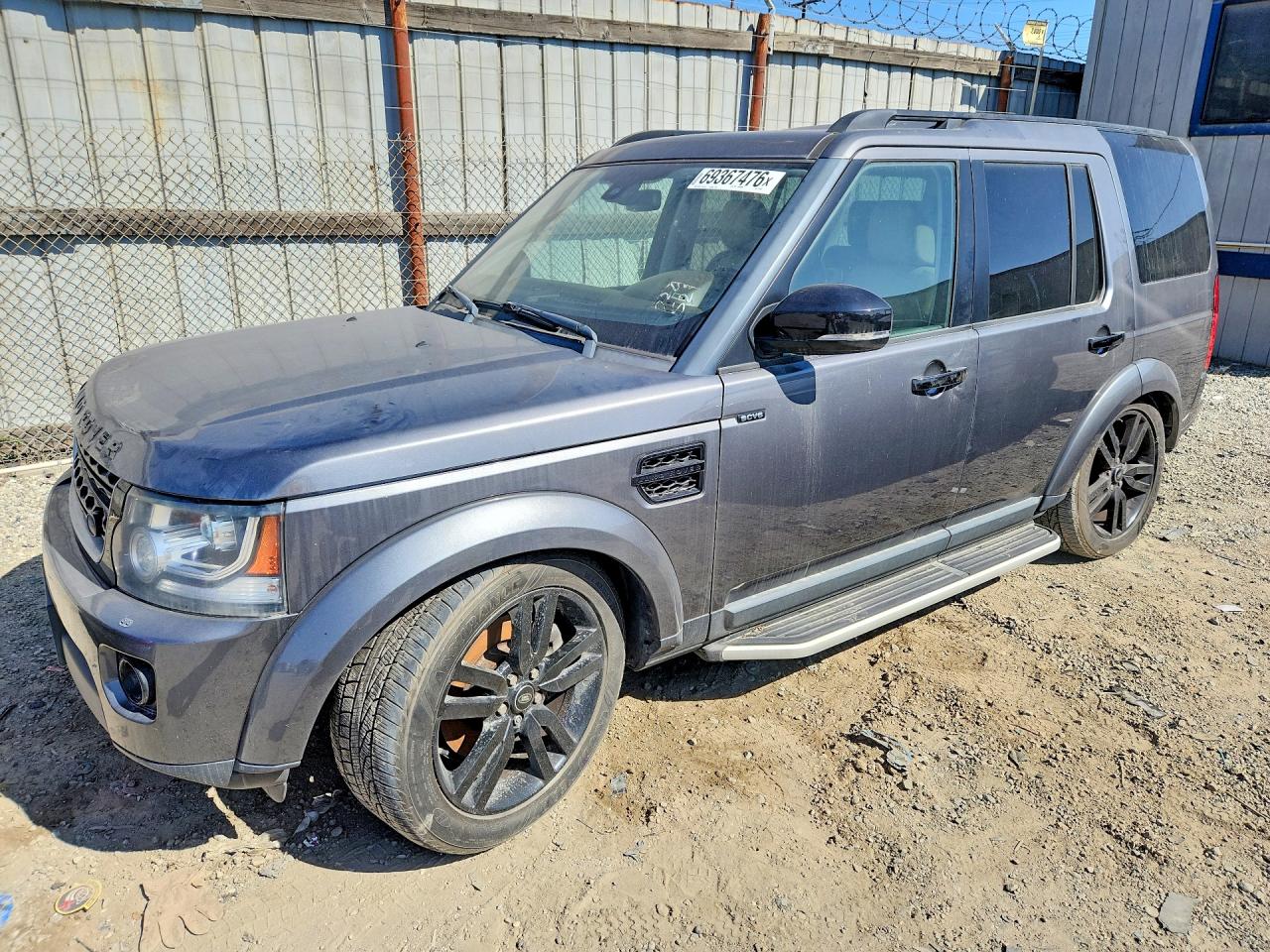 Photo of the 2016 LAND ROVER LR4