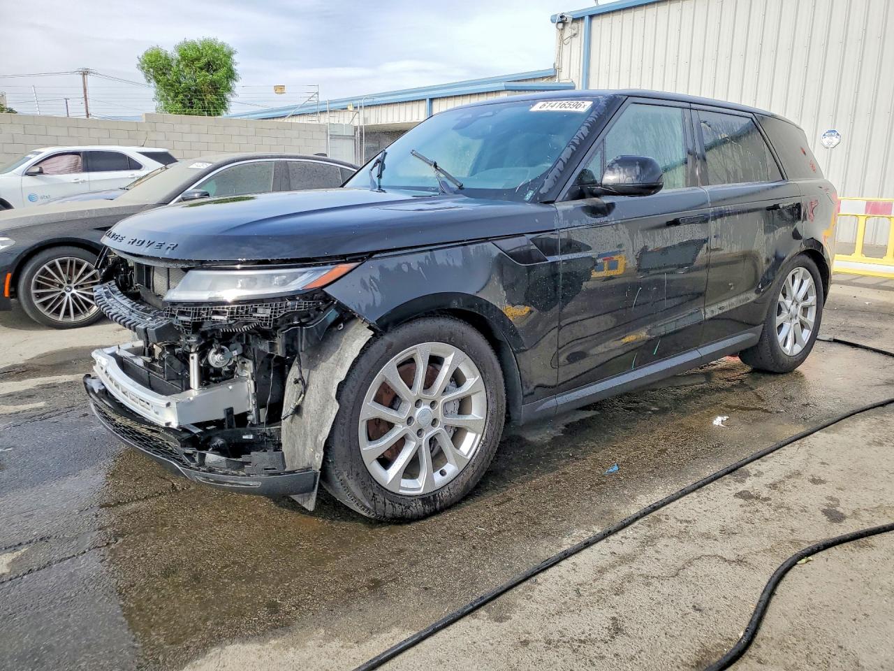 Photo of the 2025 LAND ROVER RANGE ROVER SPORT SE