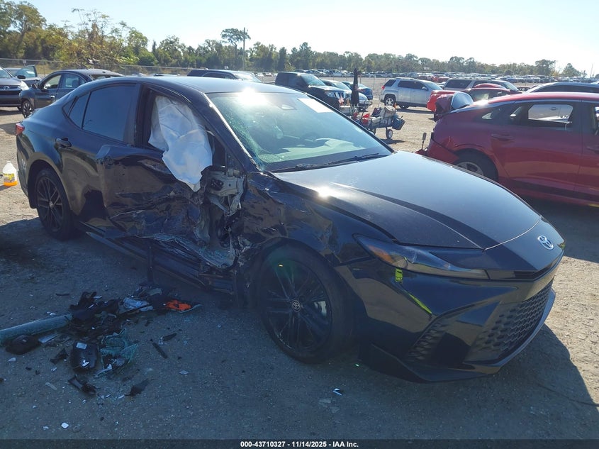 Photo of the 2025 TOYOTA CAMRY SE