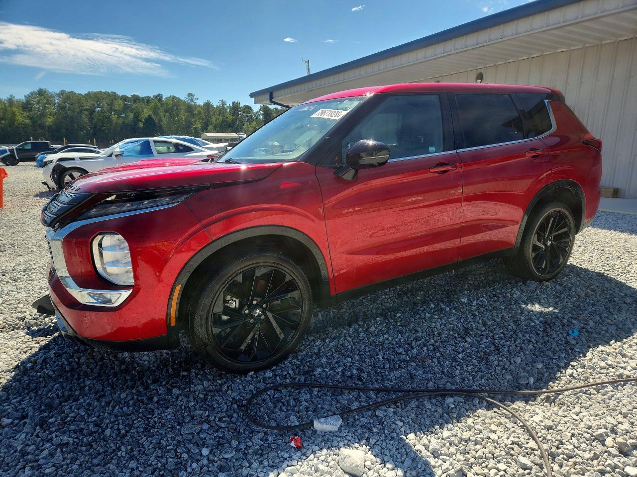 Photo of the 2023 MITSUBISHI OUTLANDER SE