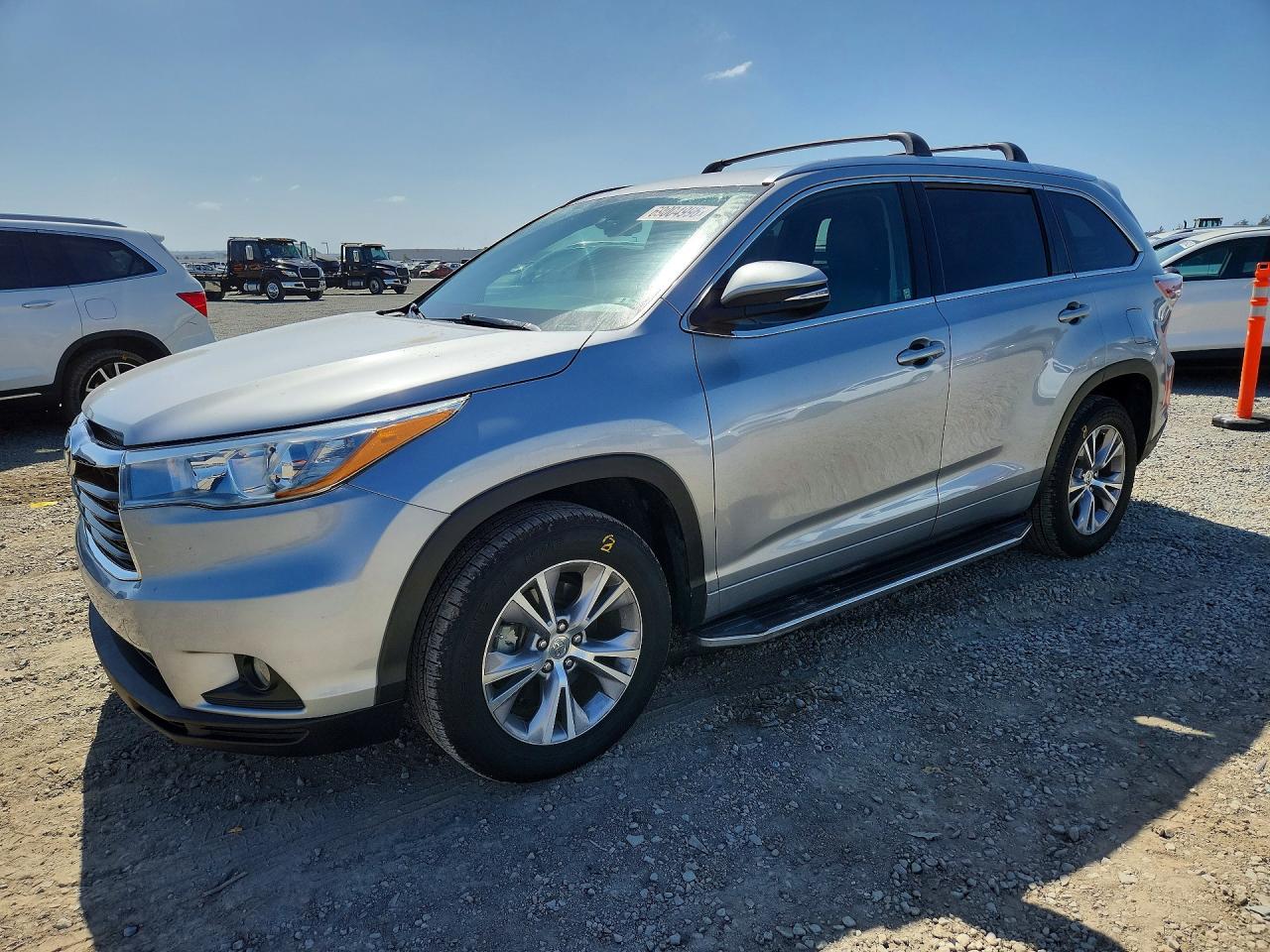 Photo of the 2015 TOYOTA HIGHLANDER XLE