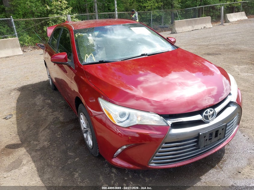 Photo of the 2016 TOYOTA CAMRY LE