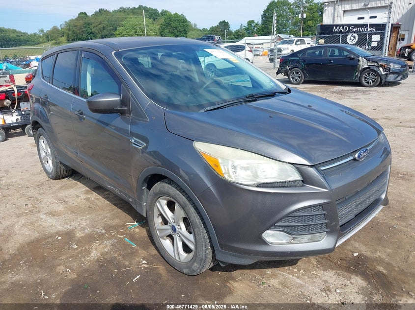 Photo of the 2014 FORD ESCAPE SE