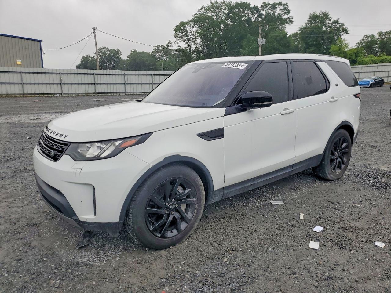 Photo of the 2018 LAND ROVER DISCOVERY SE