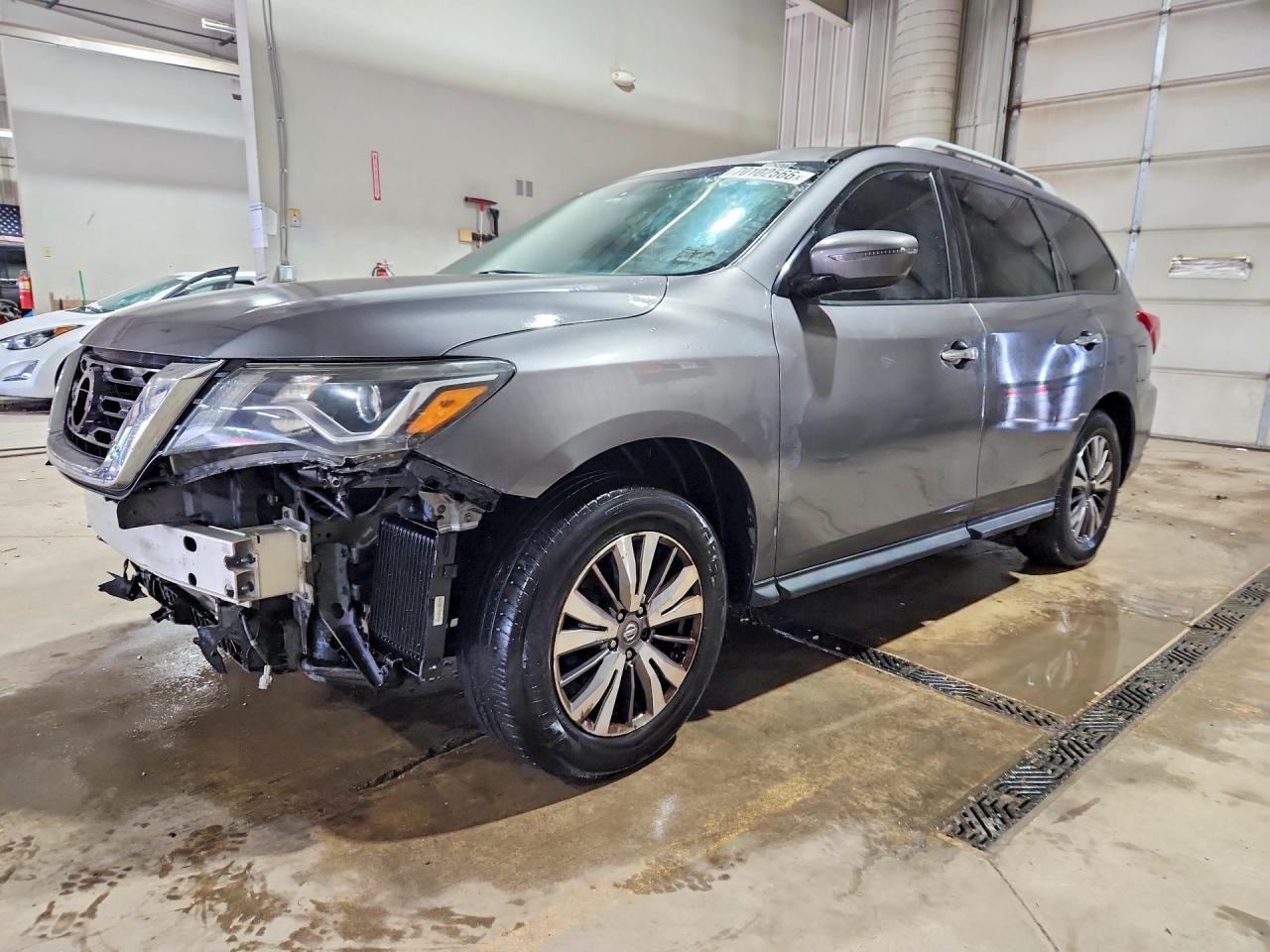 Photo of the 2019 NISSAN PATHFINDER SV