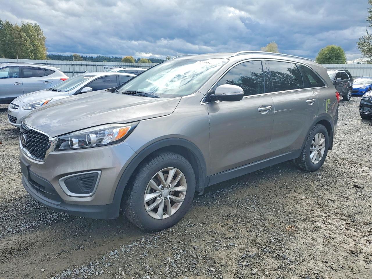 Photo of the 2017 KIA SORENTO LX