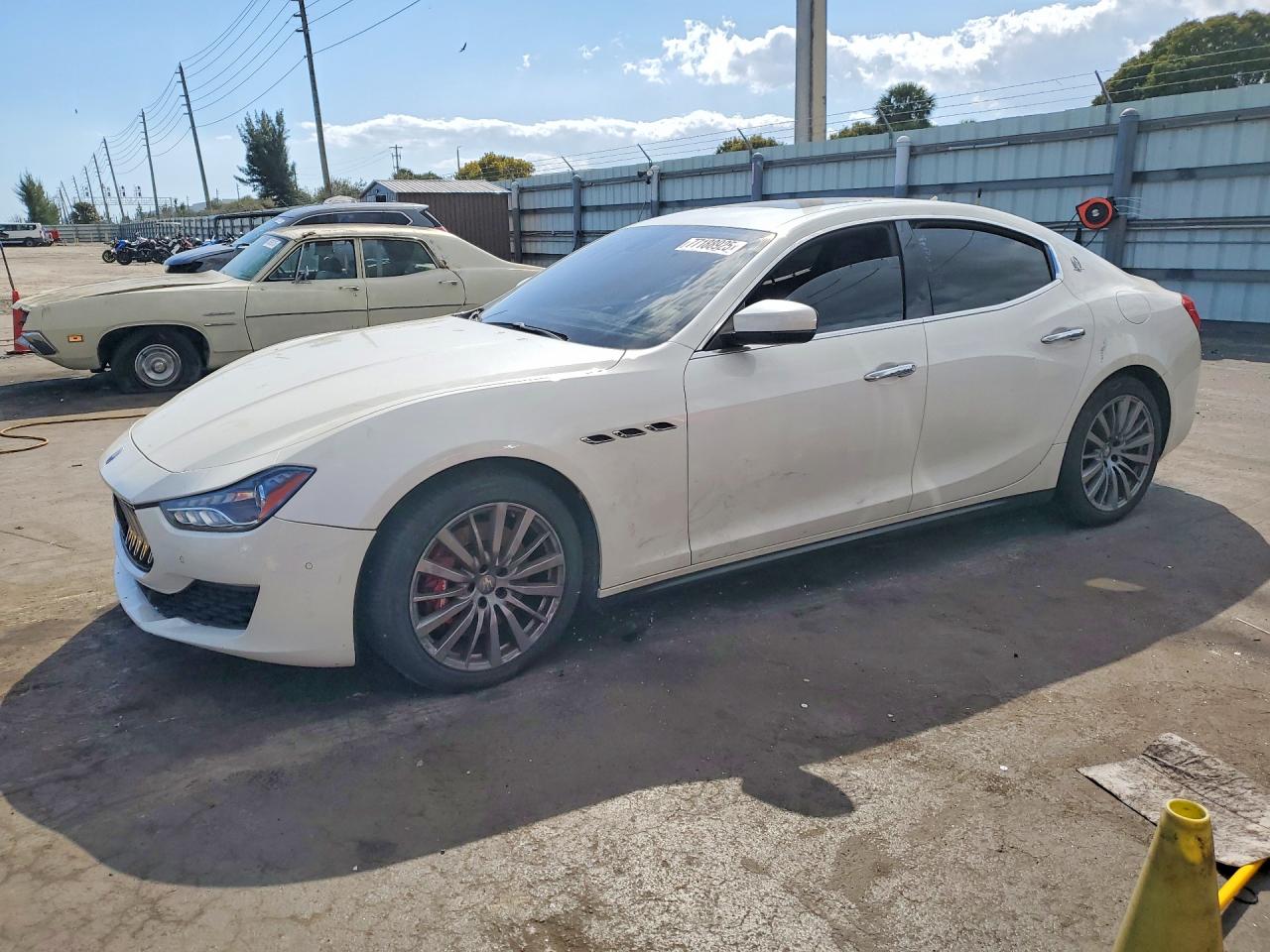 Photo of the 2018 MASERATI GHIBLI S