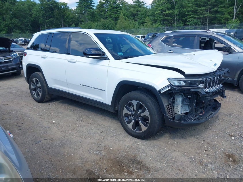 Photo of the 2024 JEEP GRAND CHEROKEE 4XE