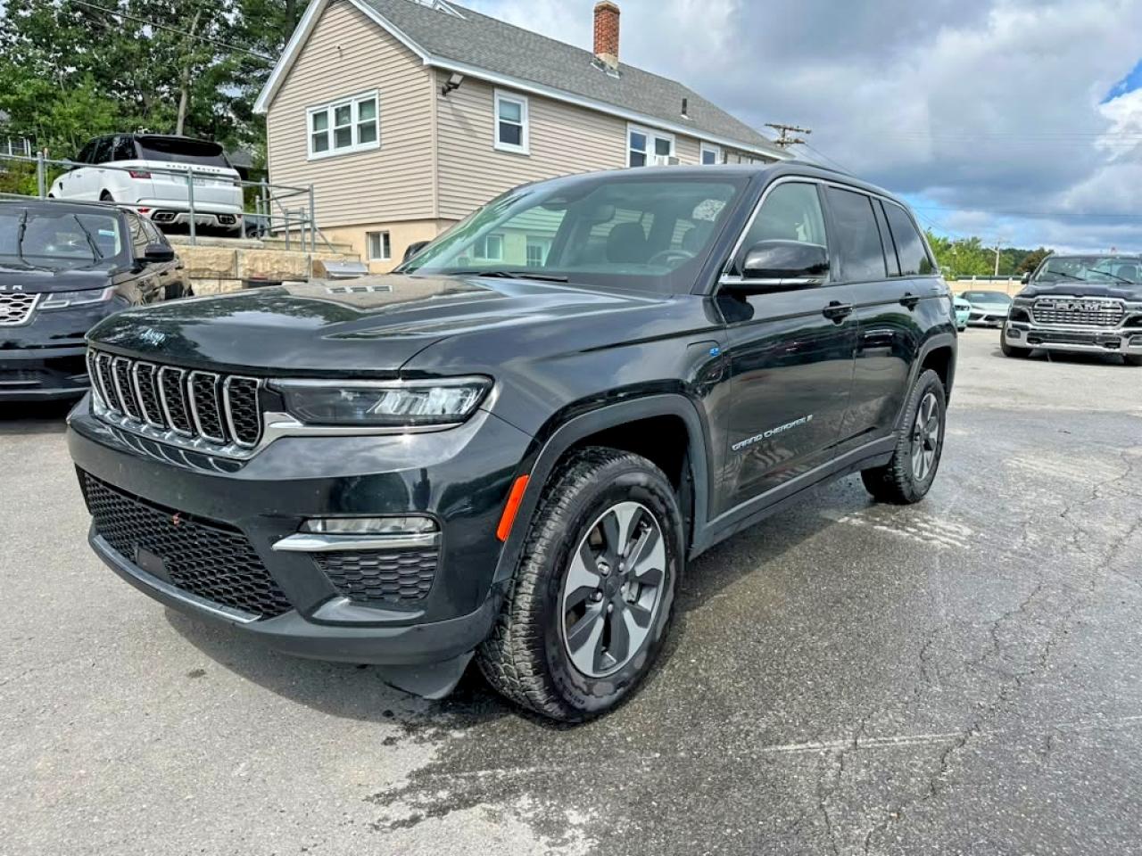 Photo of the 2024 JEEP GRAND CHEROKEE LIMITED 4XE