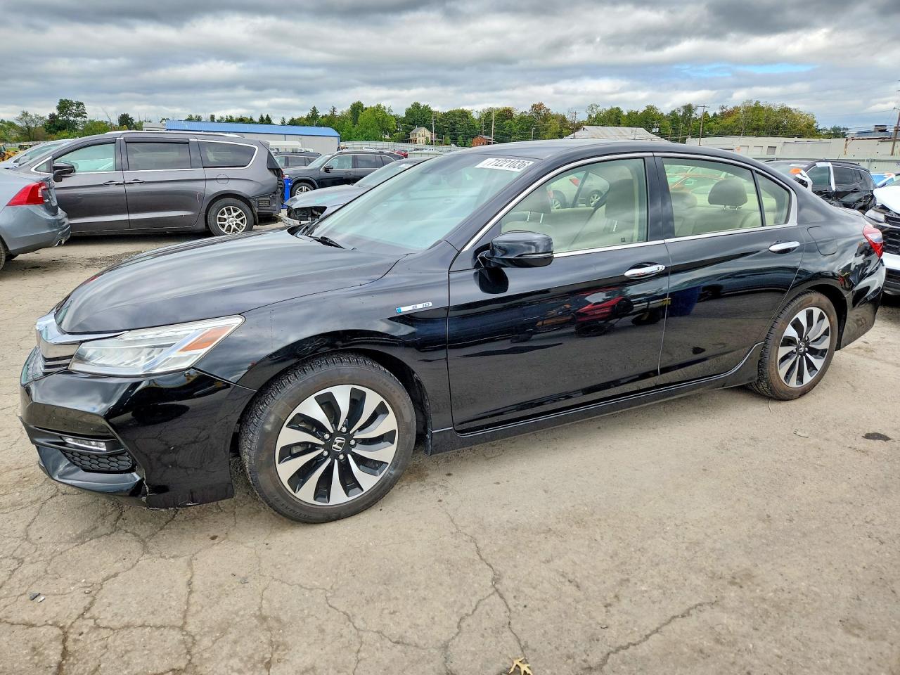 Photo of the 2017 HONDA ACCORD TOURING HYBRID