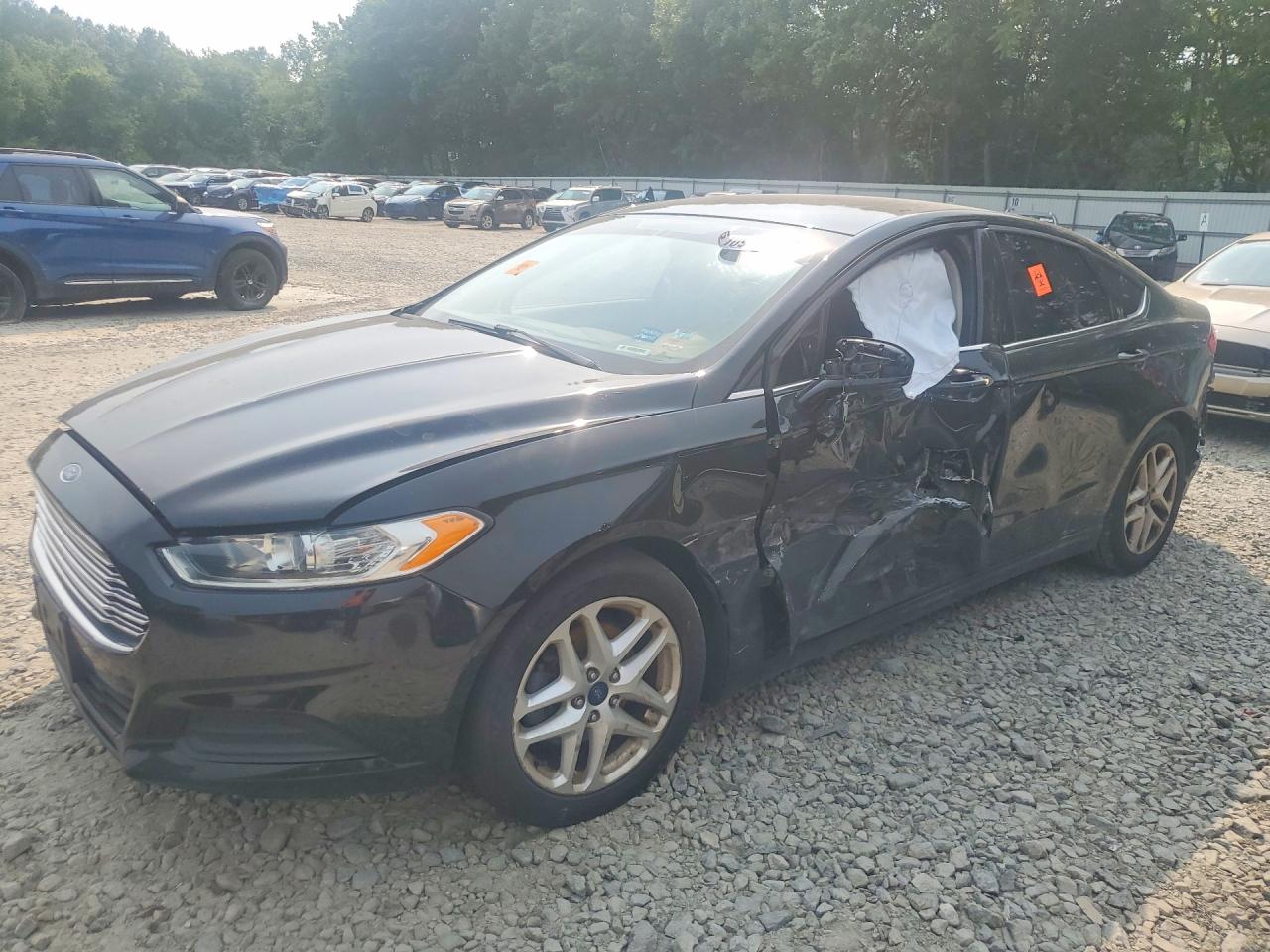 Photo of the 2016 FORD FUSION SE