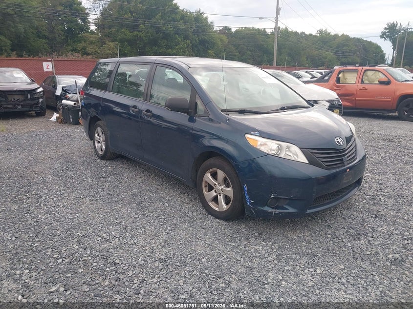 Photo of the 2011 TOYOTA SIENNA