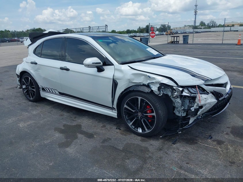 Photo of the 2020 TOYOTA CAMRY XSE