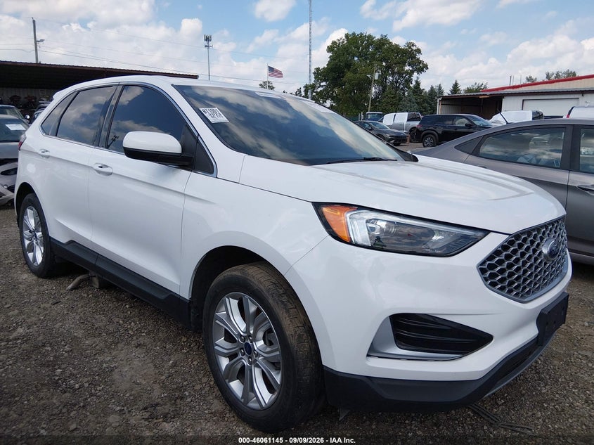 Photo of the 2023 FORD EDGE SEL
