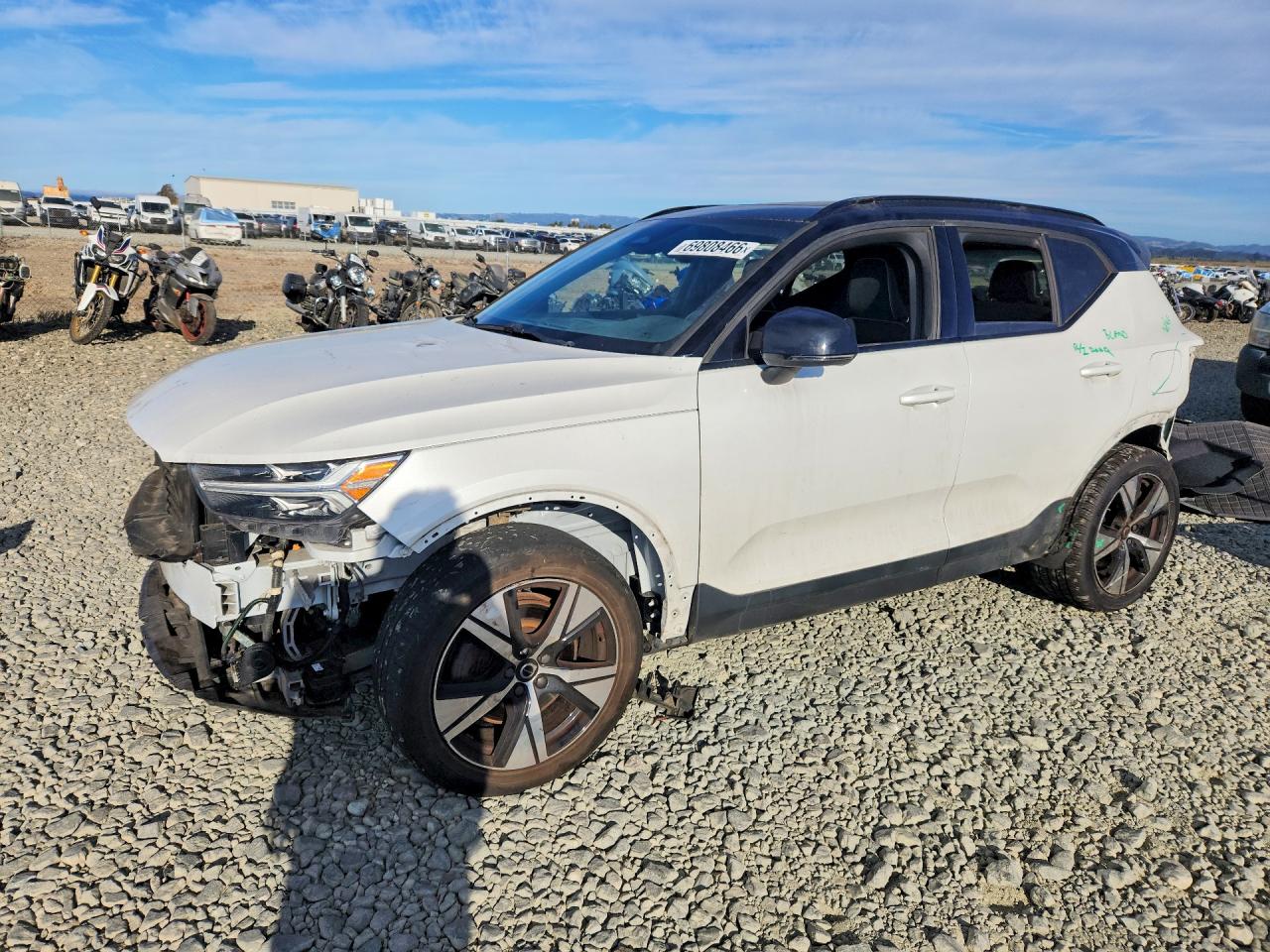 Photo of the 2021 VOLVO XC40 RECHARGE