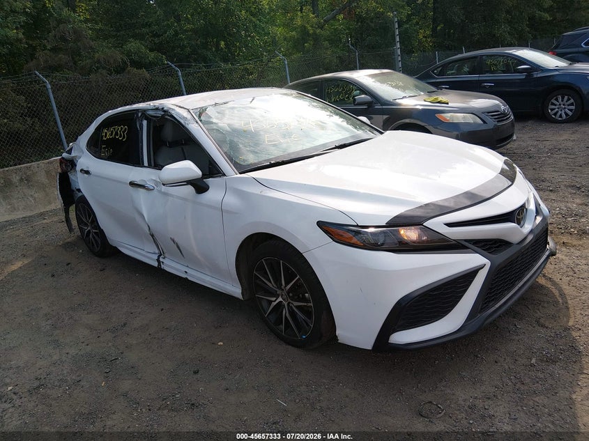Photo of the 2024 TOYOTA CAMRY SE