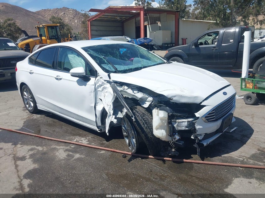 Photo of the 2017 FORD FUSION SE