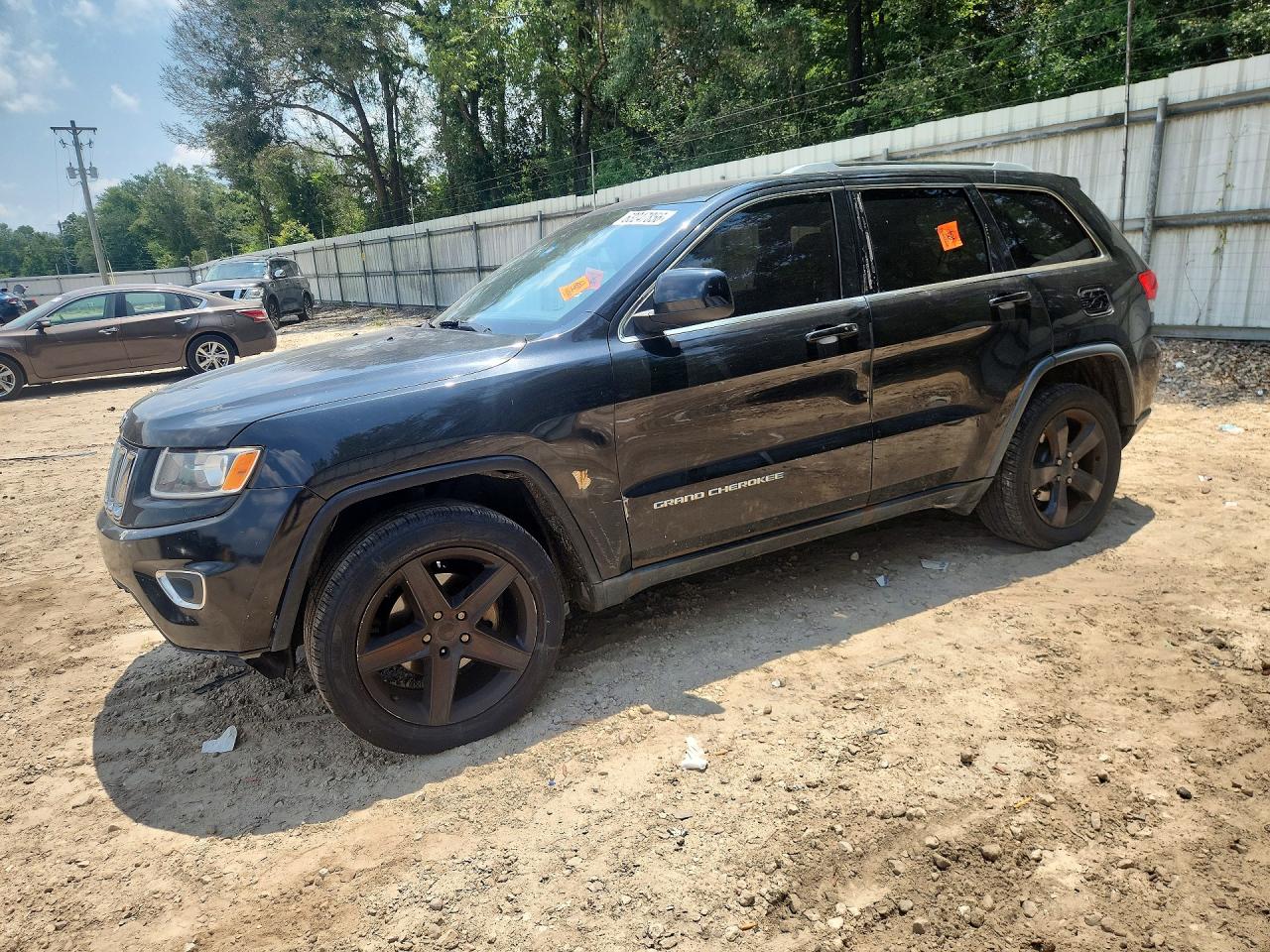 Photo of the 2015 JEEP GRAND CHEROKEE LAREDO