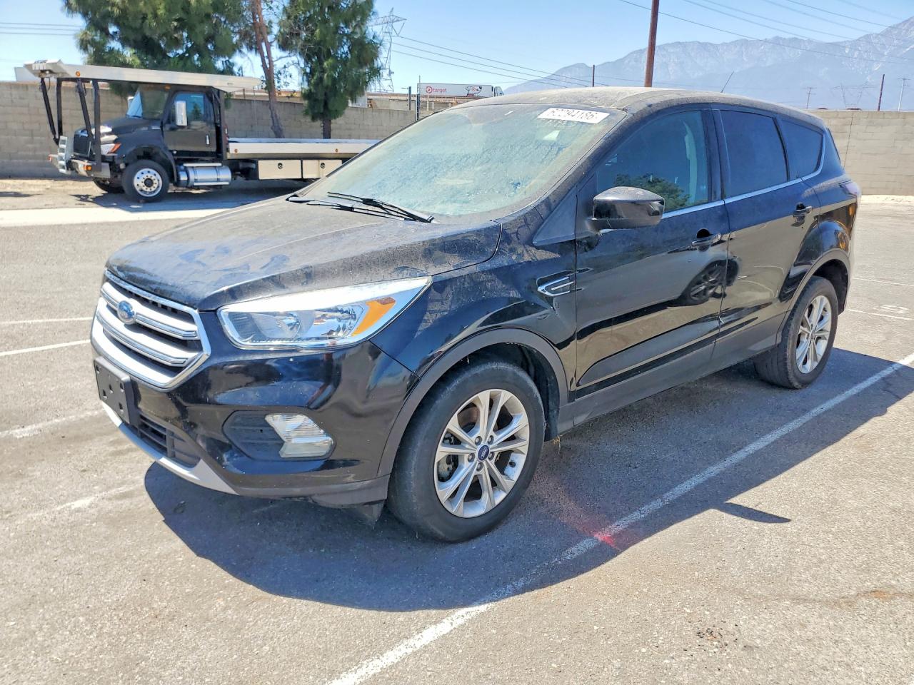Photo of the 2017 FORD ESCAPE SE
