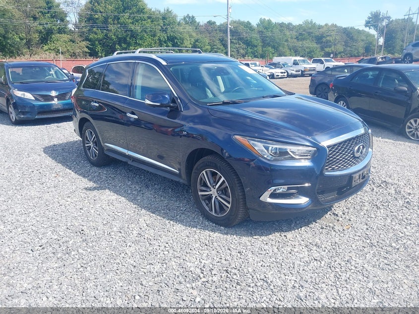 Photo of the 2019 INFINITI QX60 LUXE
