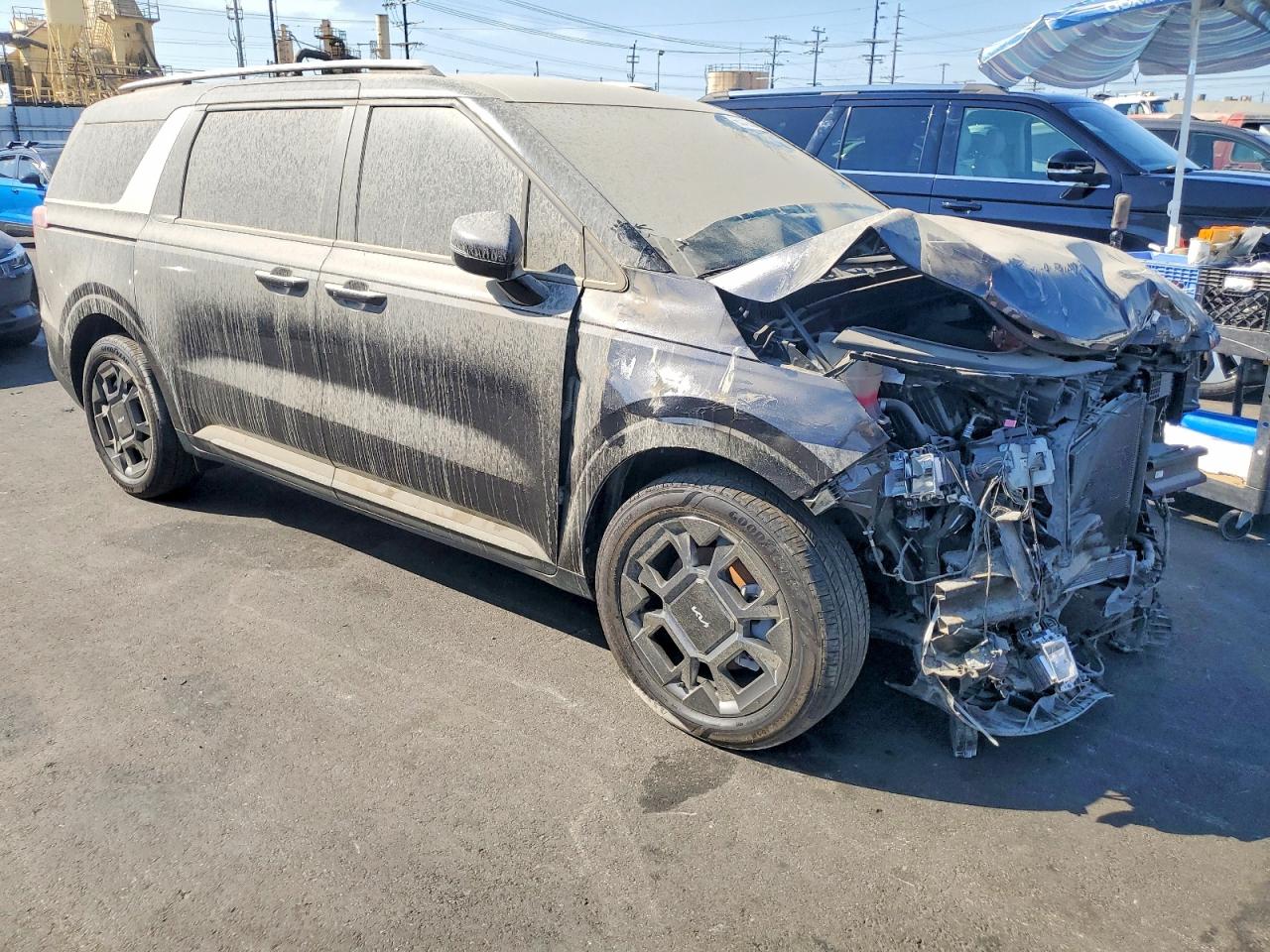 Photo of the 2025 KIA CARNIVAL EX