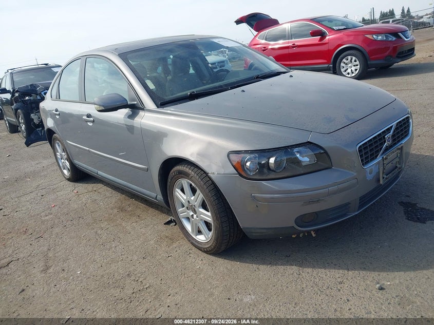 Photo of the 2005 VOLVO S40 T5