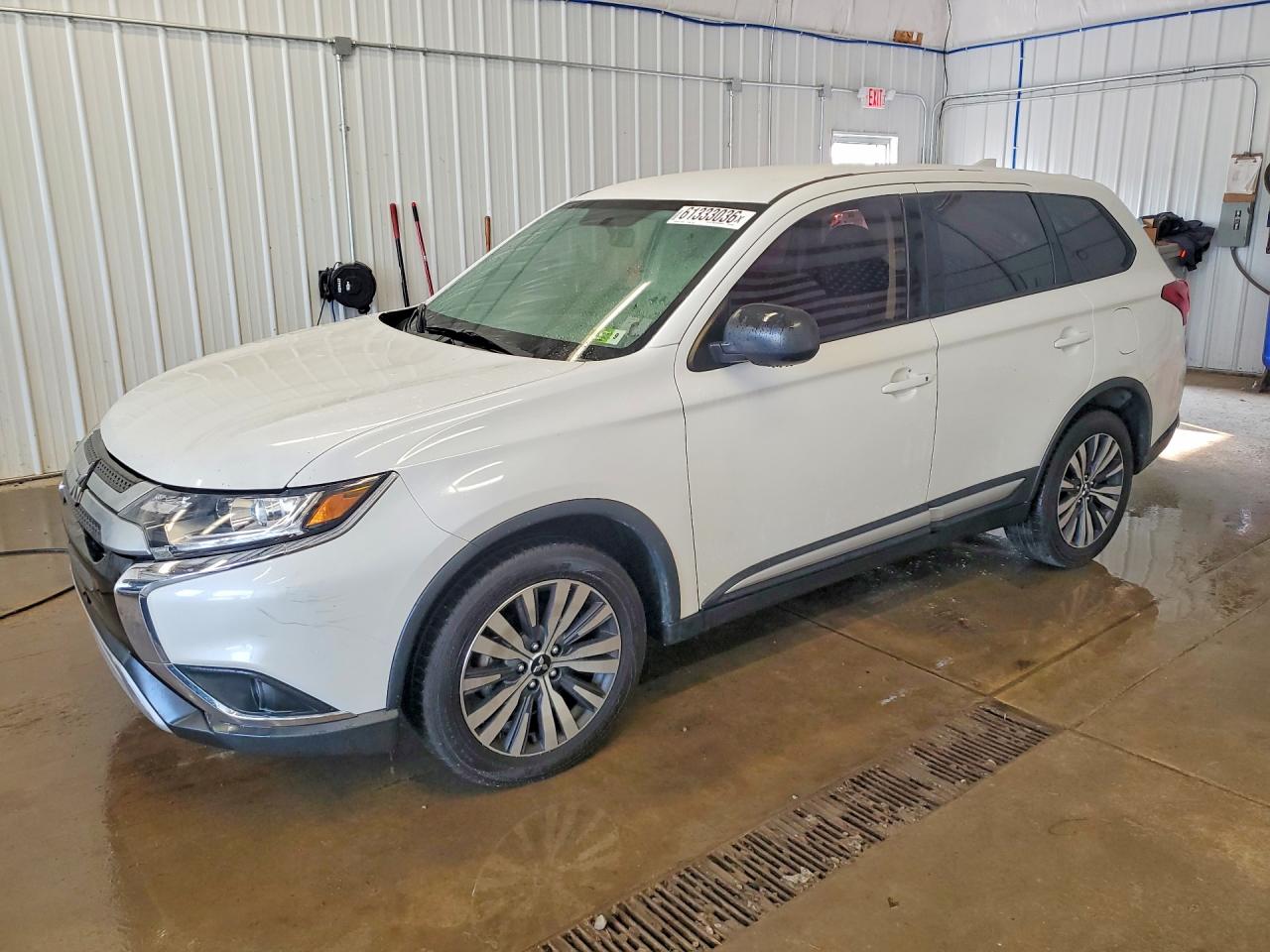 Photo of the 2019 MITSUBISHI OUTLANDER SE