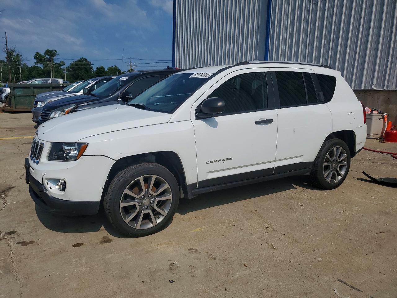 Photo of the 2017 JEEP COMPASS SPORT