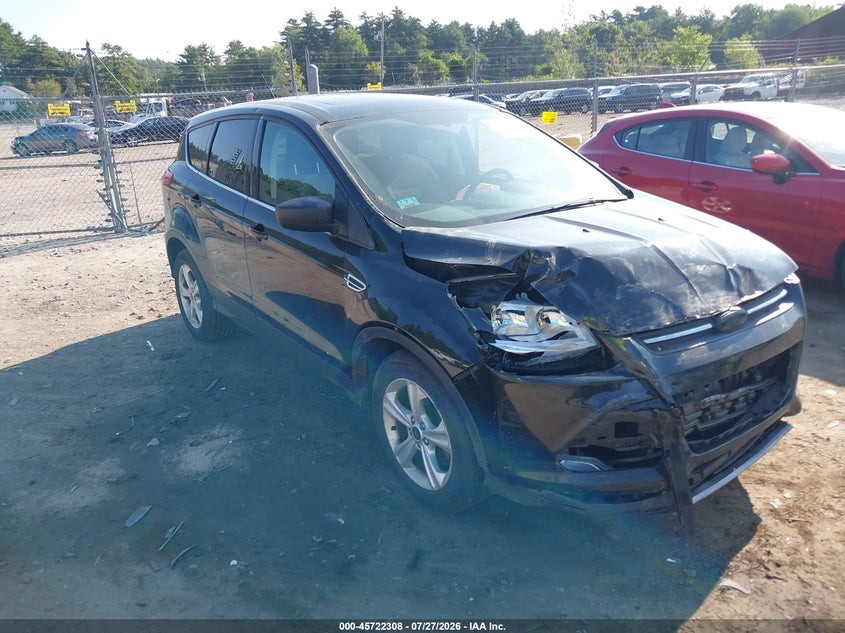 Photo of the 2015 FORD ESCAPE SE