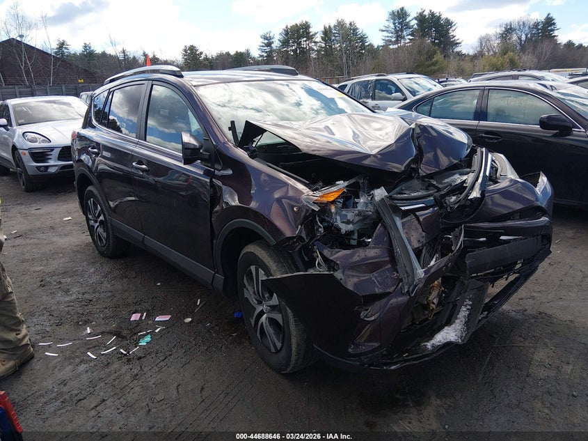 Photo of the 2018 TOYOTA RAV4 LE