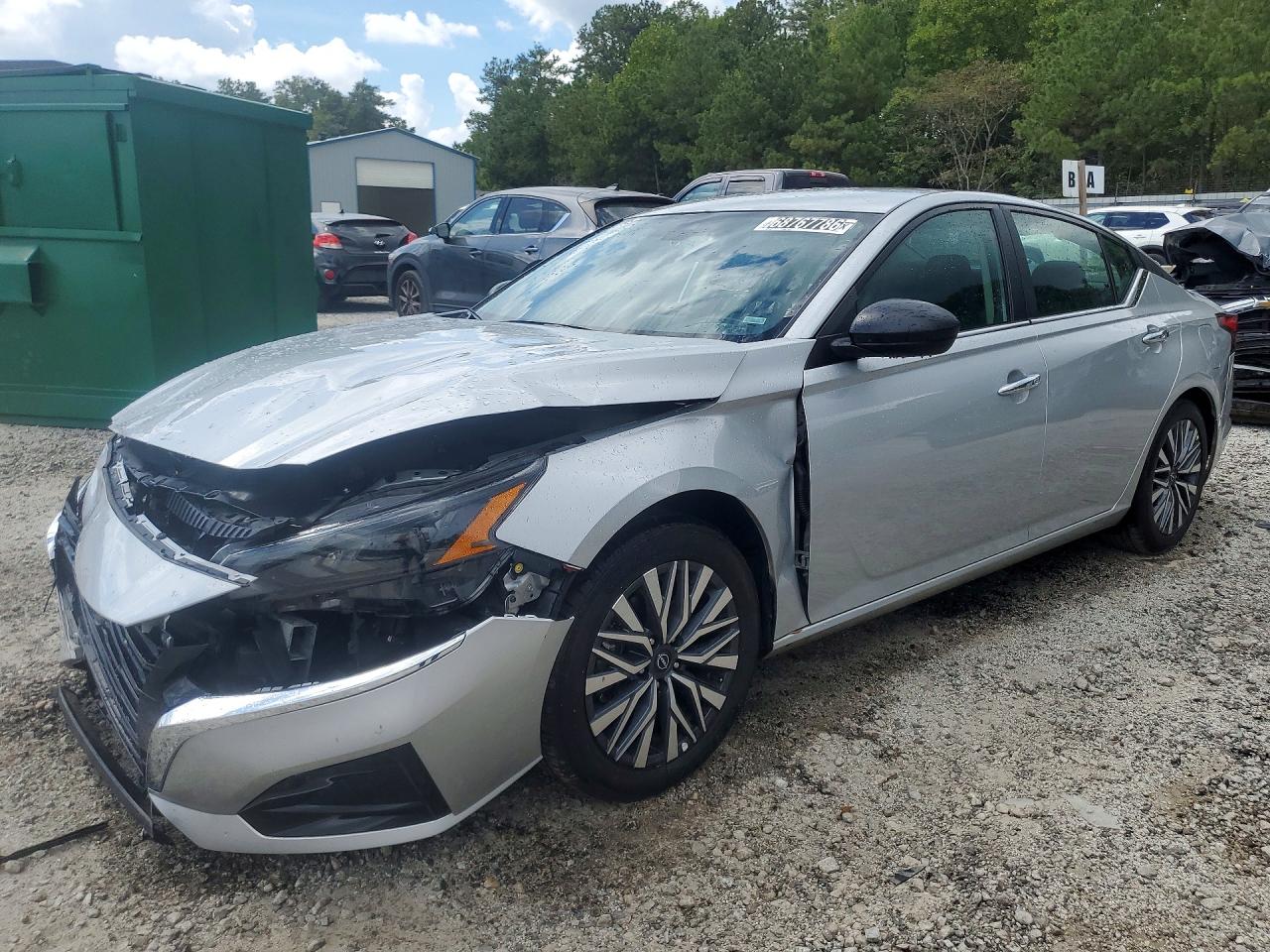 Photo of the 2025 NISSAN ALTIMA SV