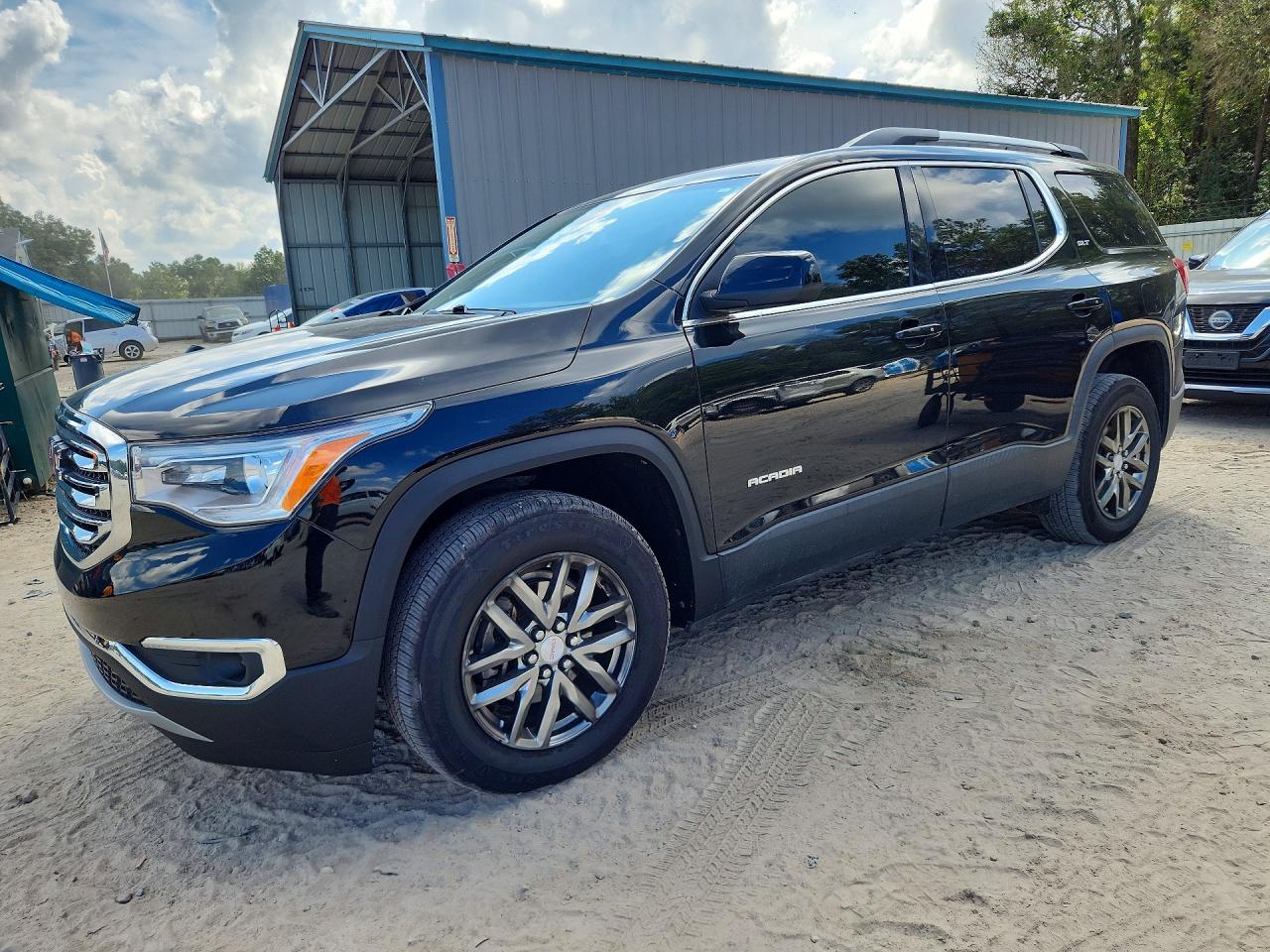 Photo of the 2017 GMC ACADIA SLT-1