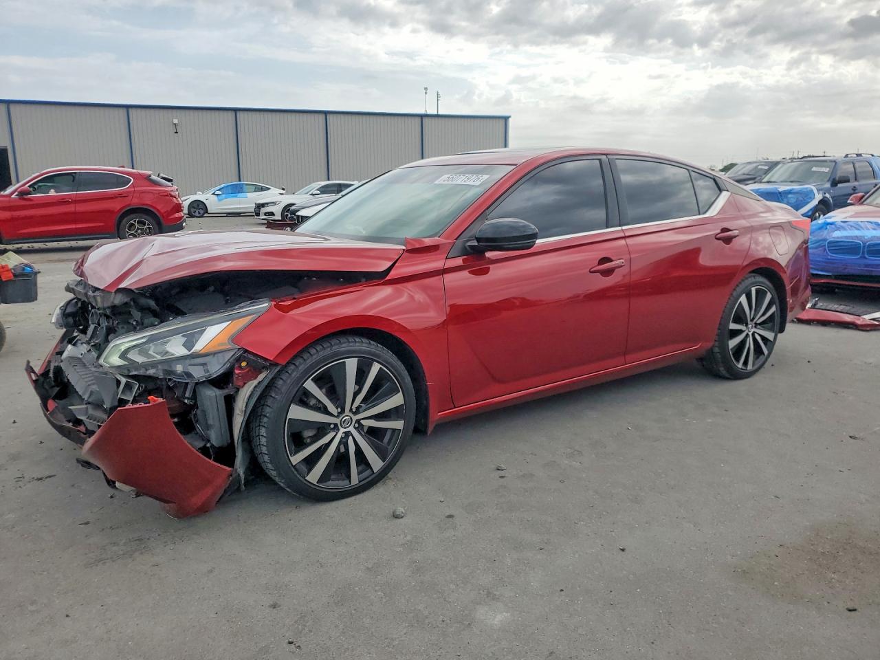 Photo of the 2020 NISSAN ALTIMA SR