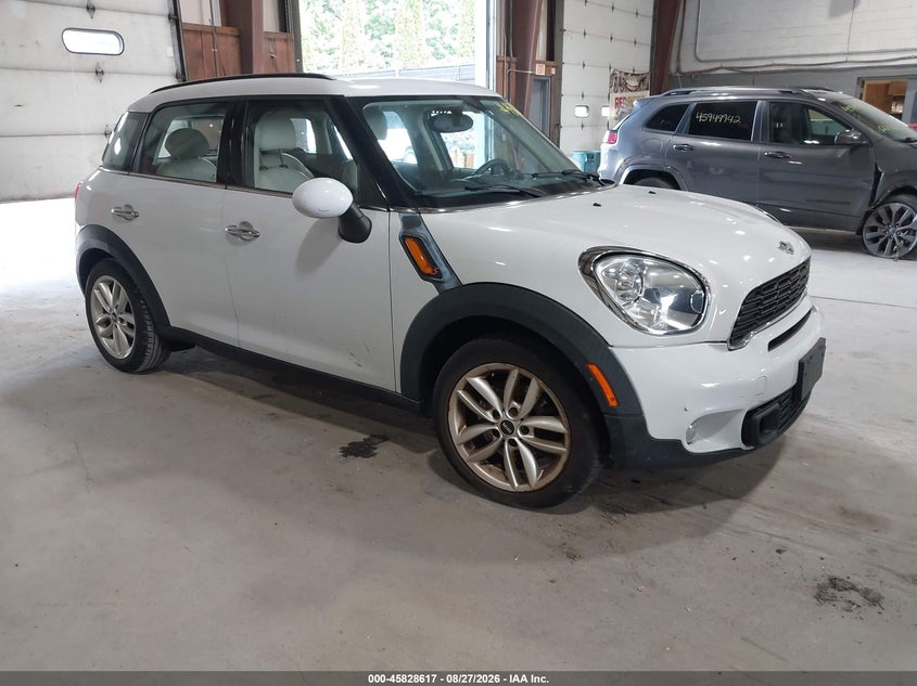 Photo of the 2014 MINI COUNTRYMAN COOPER S