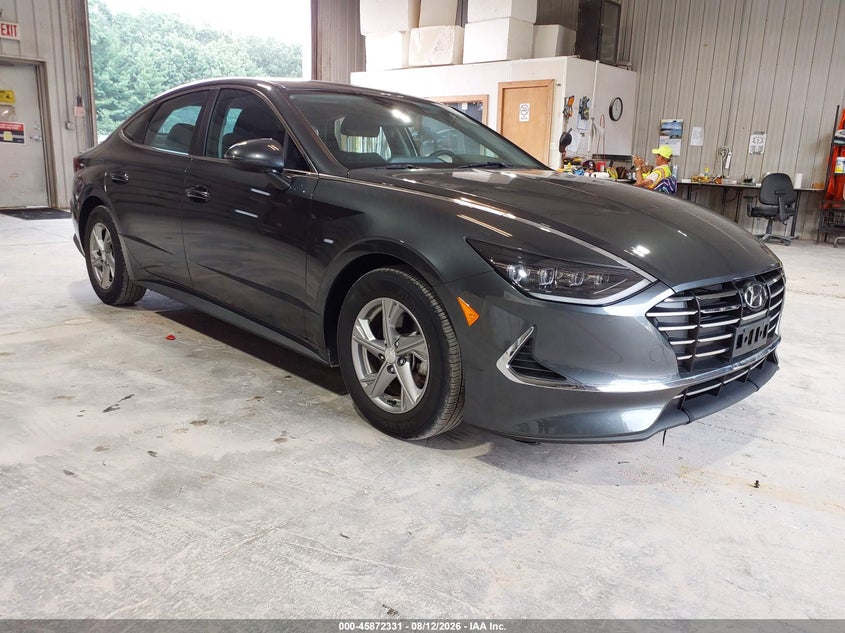 Photo of the 2023 HYUNDAI SONATA SE