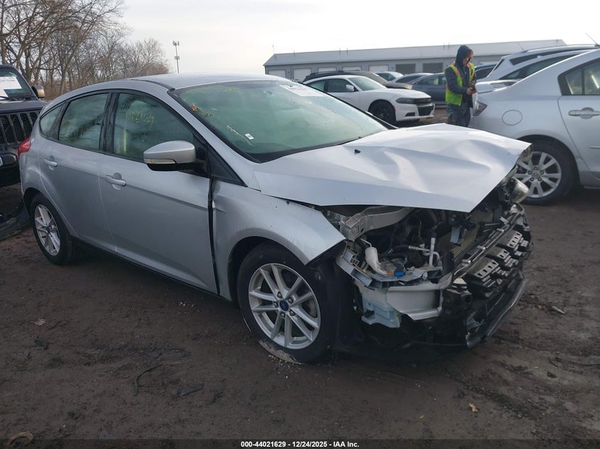 Photo of the 2015 FORD FOCUS SE