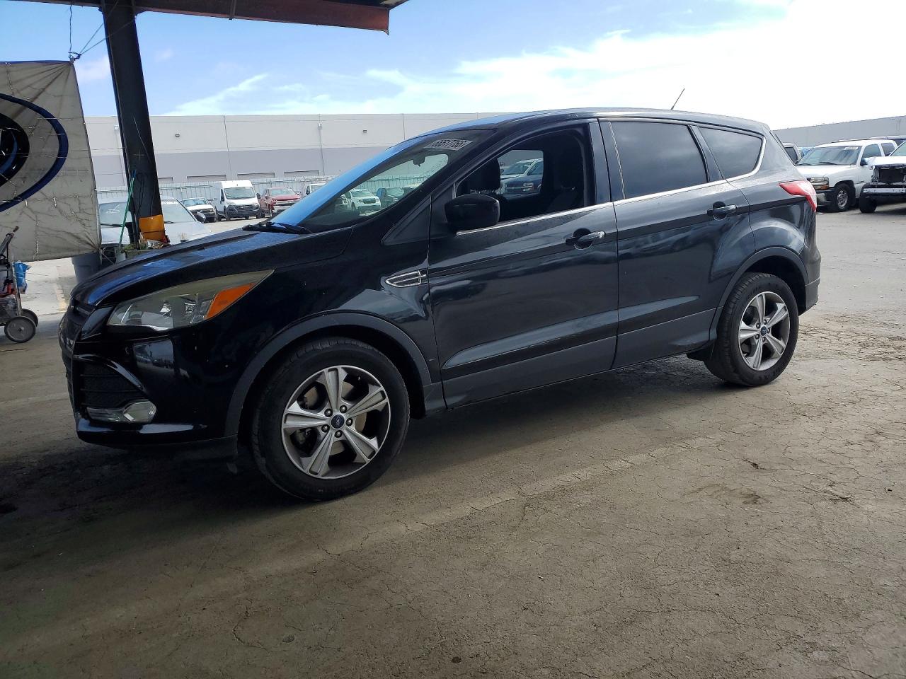 Photo of the 2016 FORD ESCAPE SE