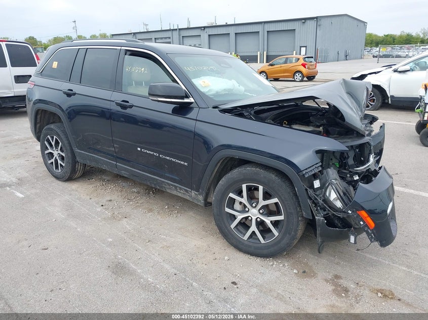 Photo of the 2023 JEEP GRAND CHEROKEE LIMITED 4X4