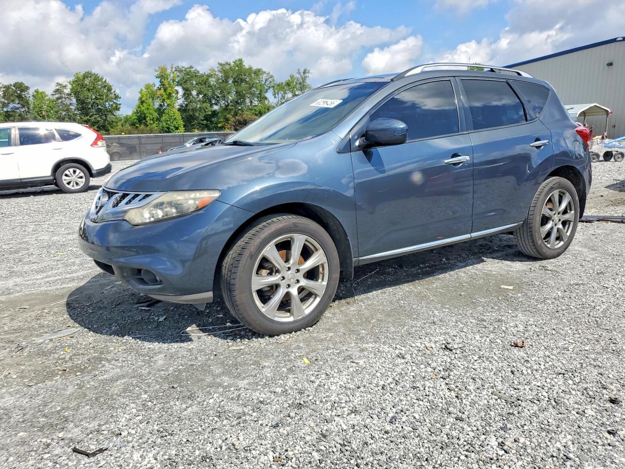 Photo of the 2014 NISSAN MURANO LE