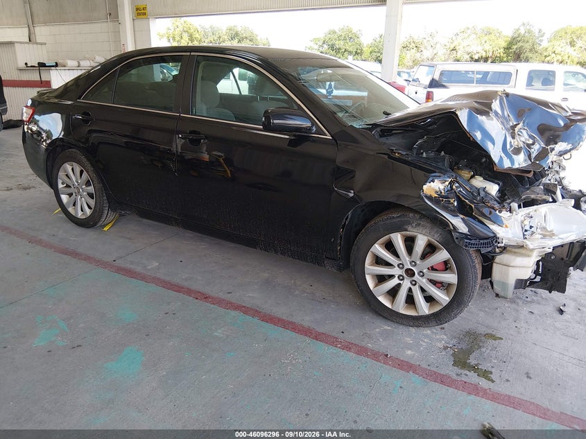 Photo of the 2009 TOYOTA CAMRY LE