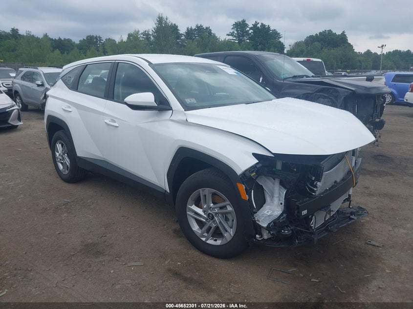 Photo of the 2026 HYUNDAI TUCSON SE