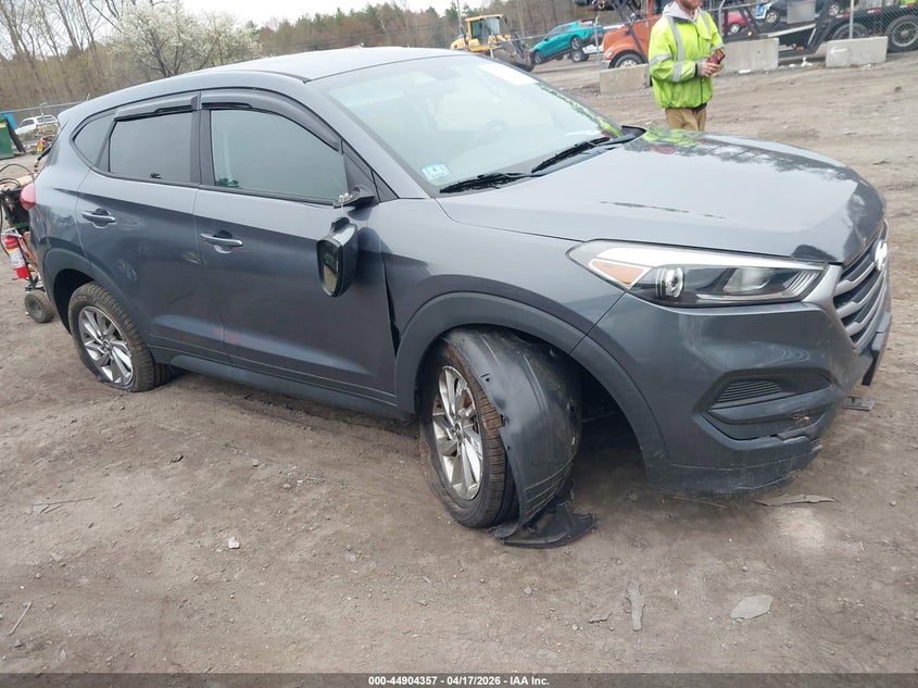 Photo of the 2018 HYUNDAI TUCSON SE